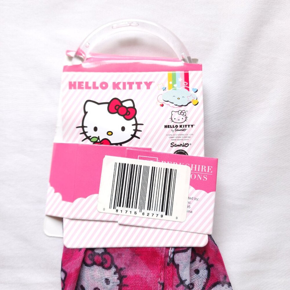 Hello Kitty Scarf - Picture 3 of 4